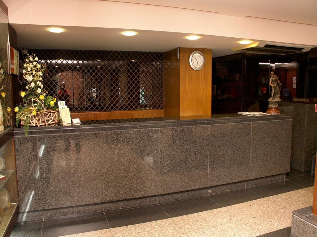 Luso Brasileiro Hotel โปโว เดอ วาร์ซิม ภายนอก รูปภาพ