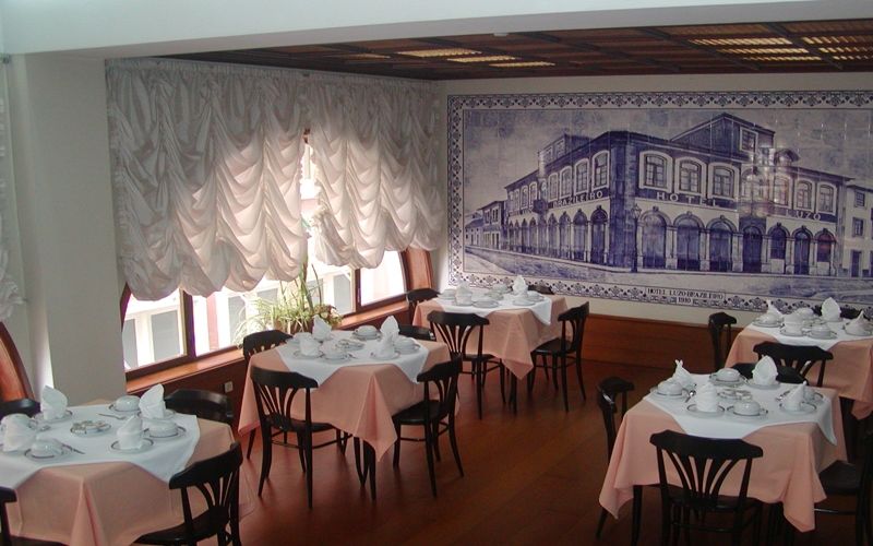 Luso Brasileiro Hotel โปโว เดอ วาร์ซิม ร้านอาหาร รูปภาพ