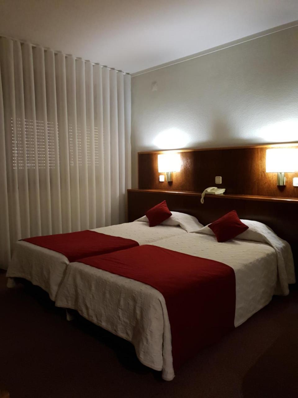 Luso Brasileiro Hotel โปโว เดอ วาร์ซิม ภายนอก รูปภาพ